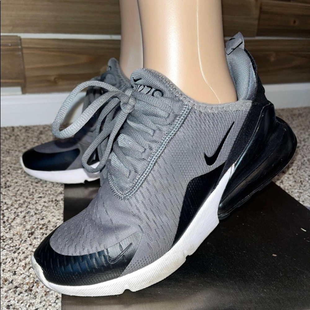 Air max gray and black Nike shoes